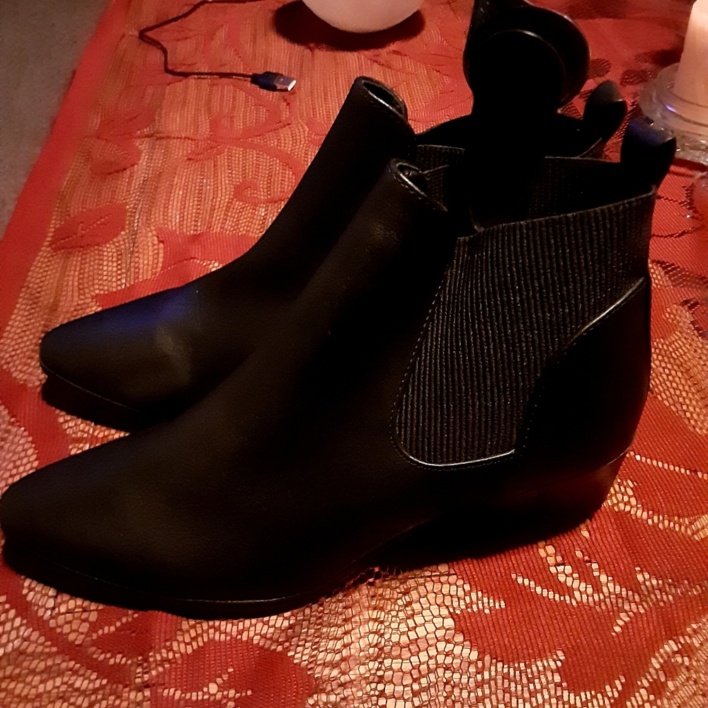 New Qupid Shoes Size 6W